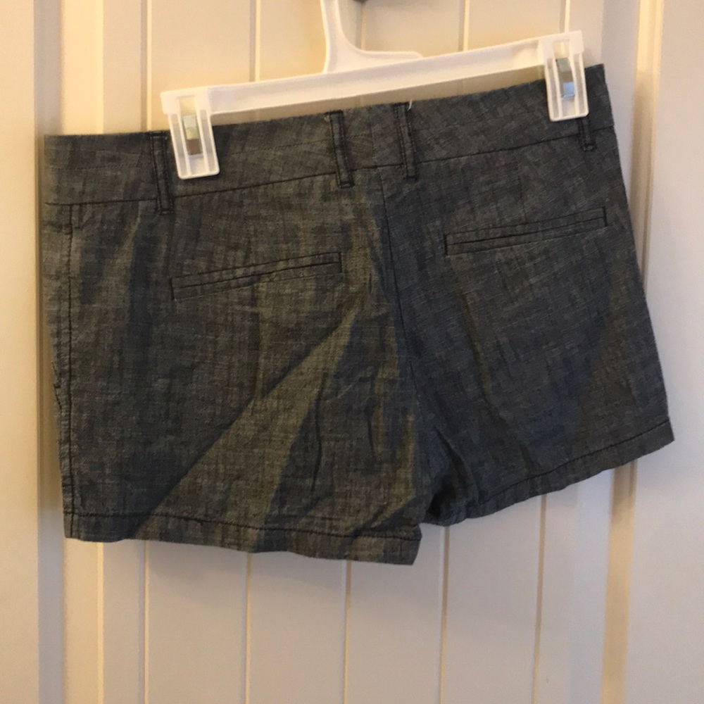 Women’s J CREW chino shorts 3.5 size 4 - Picture 2 of 3